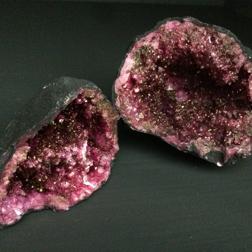 COLORED GEODE